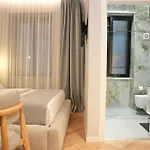 Nea Deluxe
