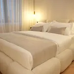Nea Deluxe
