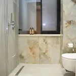 Nea Deluxe * Tirana