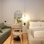 Nea Deluxe * Tirana