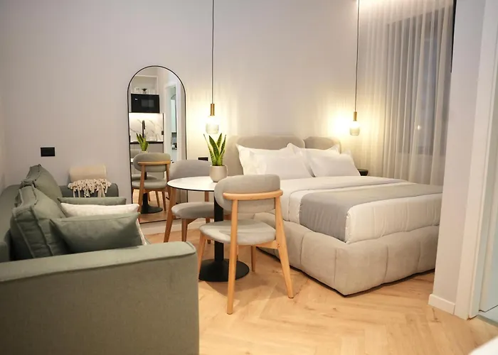 Nea Deluxe Apartment *