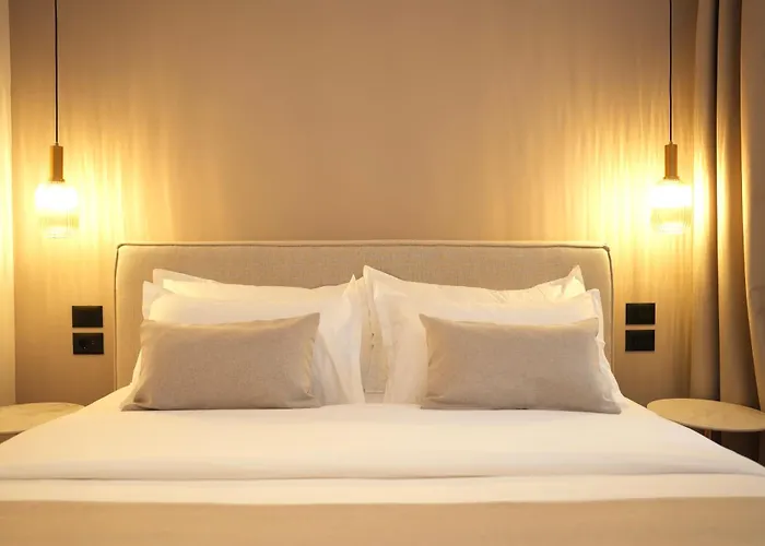 Nea Deluxe * ティラナ