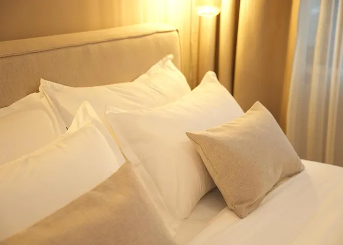 Nea Deluxe ティラナ