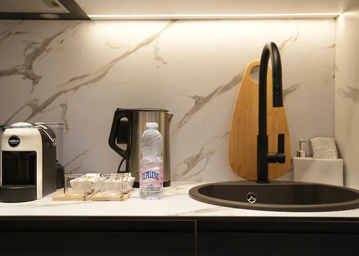 Nea Deluxe * ティラナ